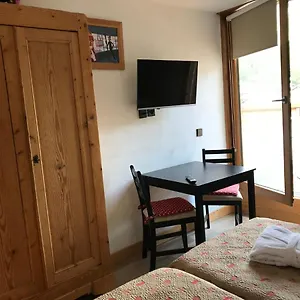 studio-toit-terrasse-residence-les-cimes.hotels-rhonealpes.com/